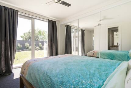 Stylish Peninsula Getaway Near the Shore - Rosebud, Australia