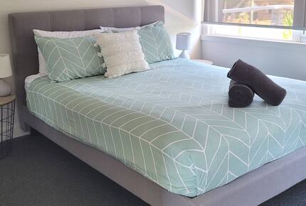 Stylish Peninsula Getaway Near the Shore - Rosebud, Australia