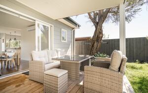 Stylish Peninsula Getaway Near the Shore - Rosebud, Australia