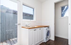 Stylish Peninsula Getaway Near the Shore - Rosebud, Australia