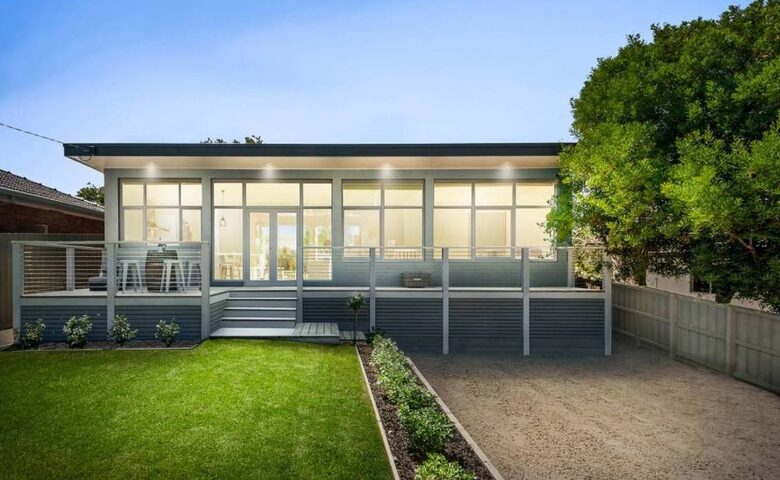 Stylish Peninsula Getaway Near the Shore - Rosebud, Australia