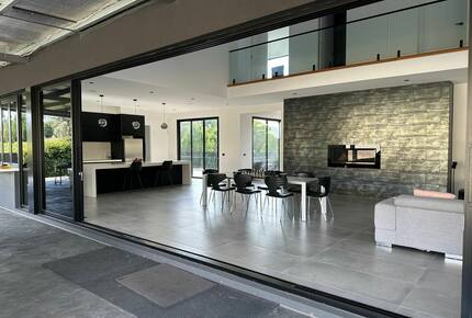 Architectural Retreat Near the City - Melbourne, Australia