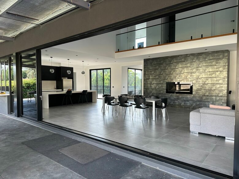 Architectural Retreat Near the City - Melbourne, Australia