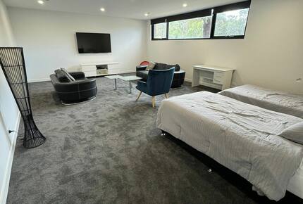 Architectural Retreat Near the City - Melbourne, Australia