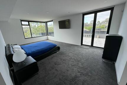 Architectural Retreat Near the City - Melbourne, Australia