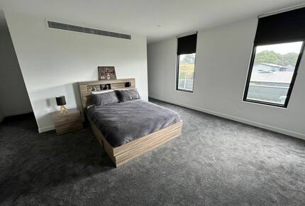 Architectural Retreat Near the City - Melbourne, Australia