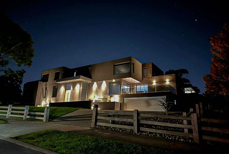 Architectural Retreat Near the City - Melbourne, Australia