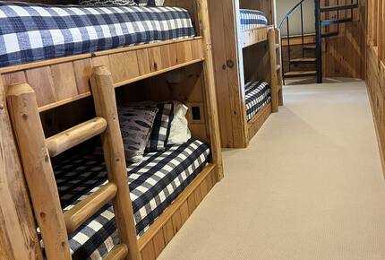 Sophisticated Mountain-View Haven on Lake Blue Ridge - Morganton, Georgia