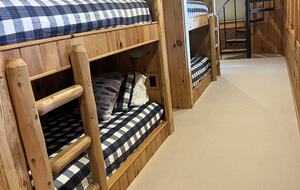 Sophisticated Mountain-View Haven on Lake Blue Ridge - Morganton, Georgia