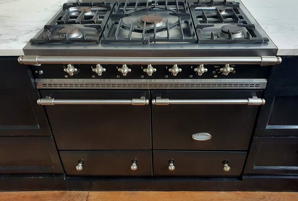 Refined Artist’s Duplex in Montmartre - Paris, France