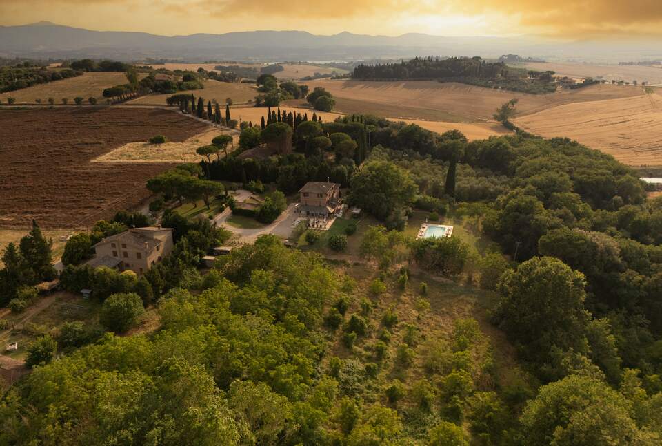 Villa San Lorenzo Umbrian Estate - Castiglione Del Lago, Italy