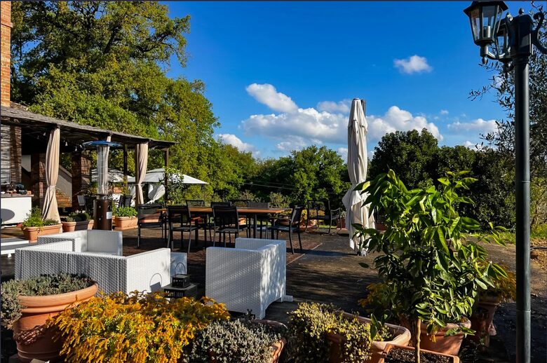 Villa San Lorenzo Umbrian Estate - Castiglione Del Lago, Italy