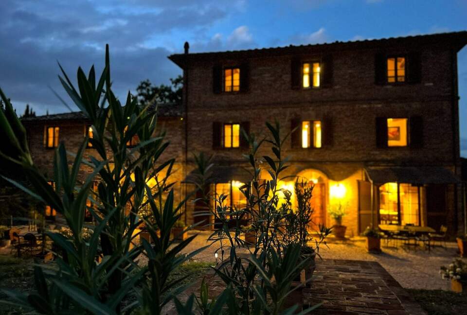 Villa San Lorenzo Umbrian Estate - Castiglione Del Lago, Italy