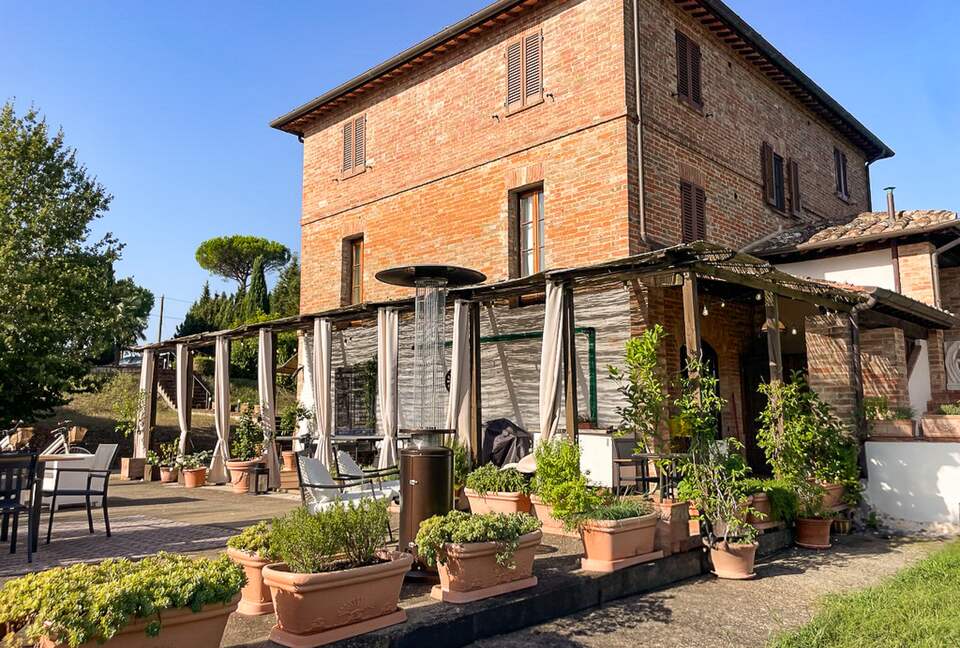 Villa San Lorenzo Umbrian Estate - Castiglione Del Lago, Italy