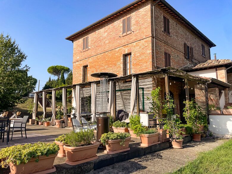 Villa San Lorenzo Umbrian Estate - Castiglione Del Lago, Italy