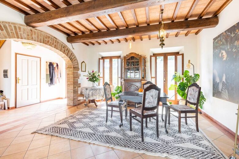 Villa San Lorenzo Umbrian Estate - Castiglione Del Lago, Italy