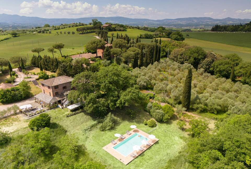 Villa San Lorenzo Umbrian Estate - Castiglione Del Lago, Italy