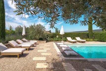 Lavender Hillside Estate with Panoramic Views in the Luberon - Gordes, France