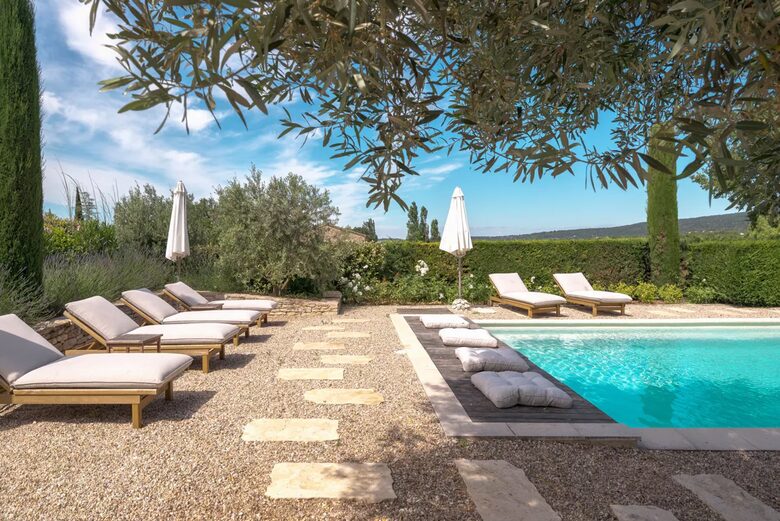 Lavender Hillside Estate with Panoramic Views in the Luberon - Gordes, France