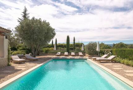 Lavender Hillside Estate with Panoramic Views in the Luberon - Gordes, France