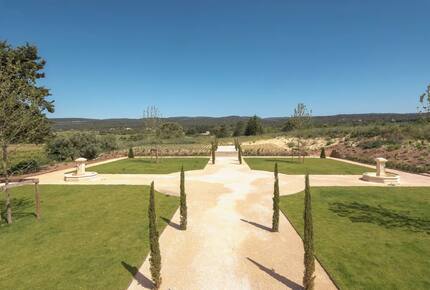 Lavender Hillside Estate with Panoramic Views in the Luberon - Gordes, France