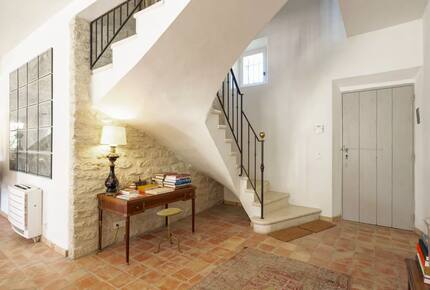 Lavender Hillside Estate with Panoramic Views in the Luberon - Gordes, France