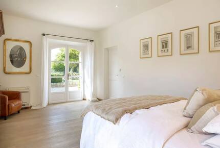 Lavender Hillside Estate with Panoramic Views in the Luberon - Gordes, France