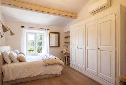 Lavender Hillside Estate with Panoramic Views in the Luberon - Gordes, France