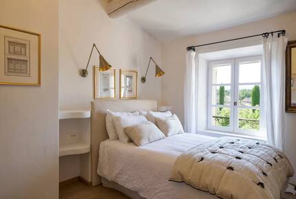 Lavender Hillside Estate with Panoramic Views in the Luberon - Gordes, France