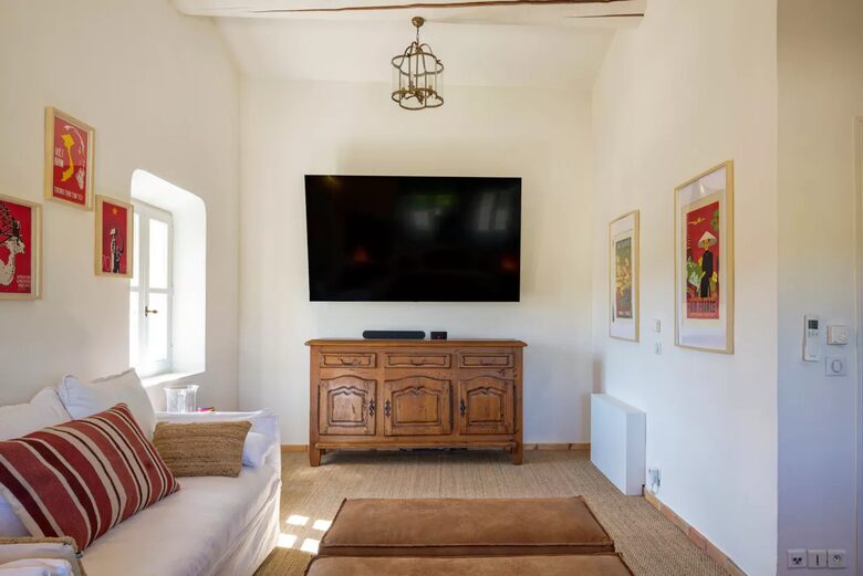 Lavender Hillside Estate with Panoramic Views in the Luberon - Gordes, France