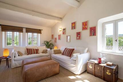 Lavender Hillside Estate with Panoramic Views in the Luberon - Gordes, France