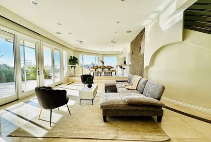 Hillside Luxe Retreat Above Sunset - Los Angeles, California