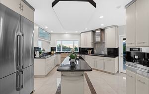 Hillside Luxe Retreat Above Sunset - Los Angeles, California