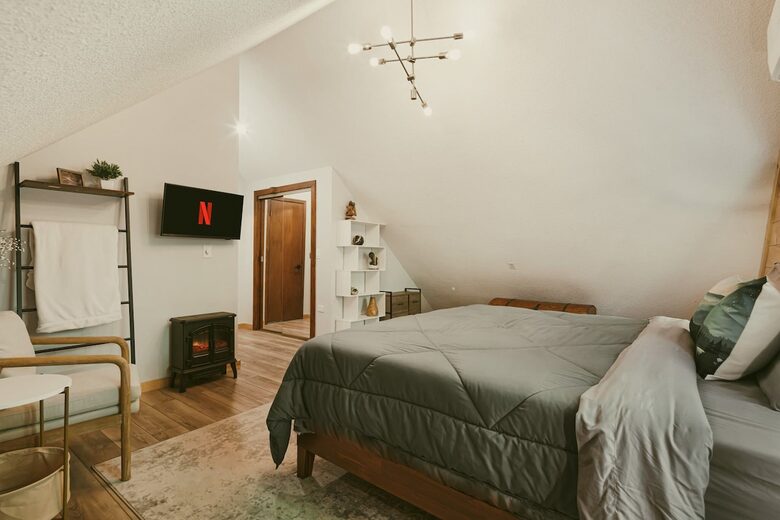 Private Mountain Retreat with 65' Waterfall & Natural Pool - Sylva, North Carolina