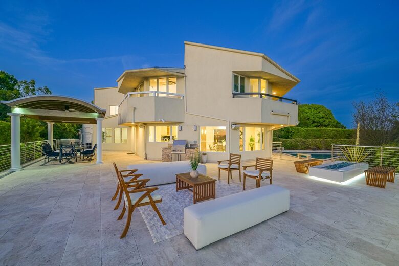 Hillside Luxe Retreat Above Sunset - Los Angeles, California