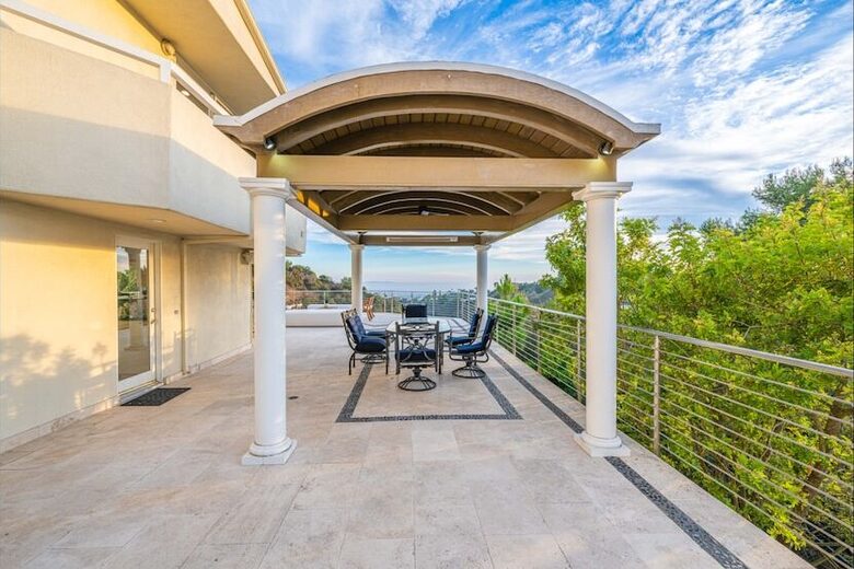 Hillside Luxe Retreat Above Sunset - Los Angeles, California