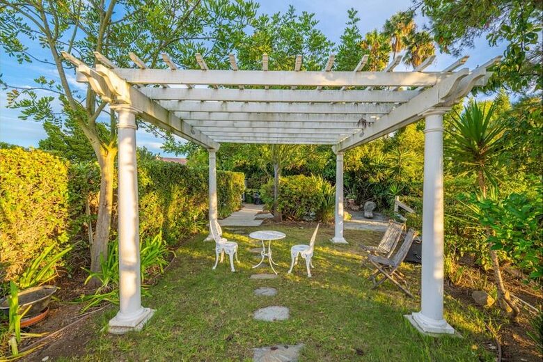 Hillside Luxe Retreat Above Sunset - Los Angeles, California