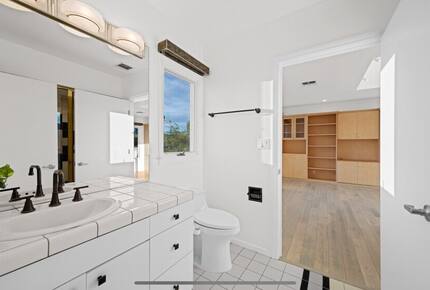 Hillside Luxe Retreat Above Sunset - Los Angeles, California