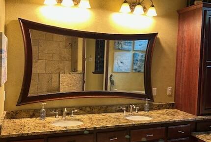 Seasonal Charm Water Front - Hot Springs, Arkansas