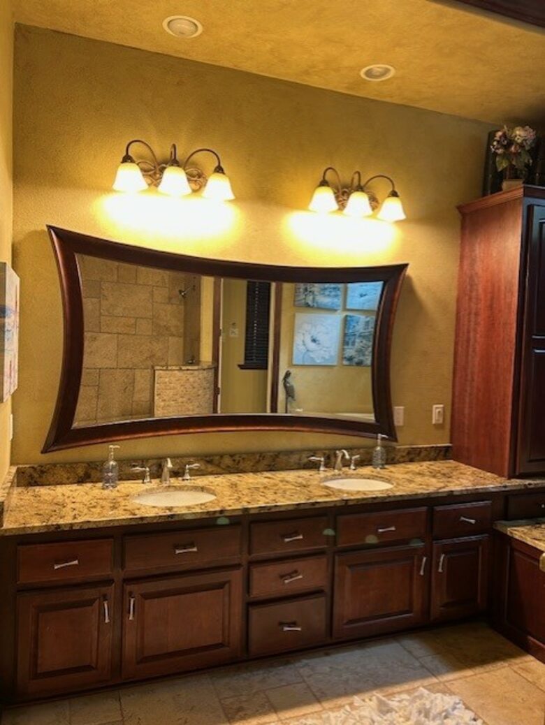 Seasonal Charm Water Front - Hot Springs, Arkansas