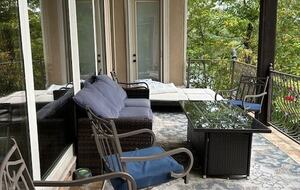 Seasonal Charm Water Front - Hot Springs, Arkansas