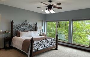 Seasonal Charm Water Front - Hot Springs, Arkansas