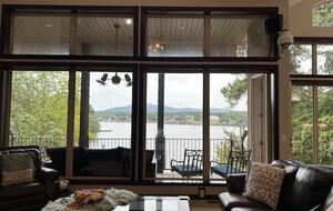 Seasonal Charm Water Front - Hot Springs, Arkansas