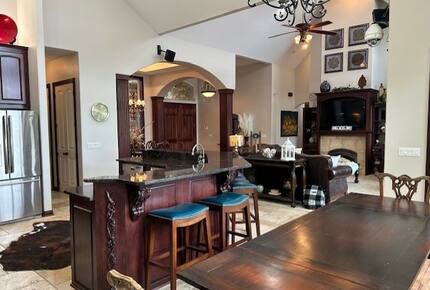 Seasonal Charm Water Front - Hot Springs, Arkansas