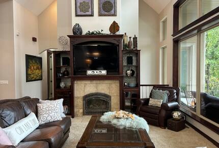 Seasonal Charm Water Front - Hot Springs, Arkansas