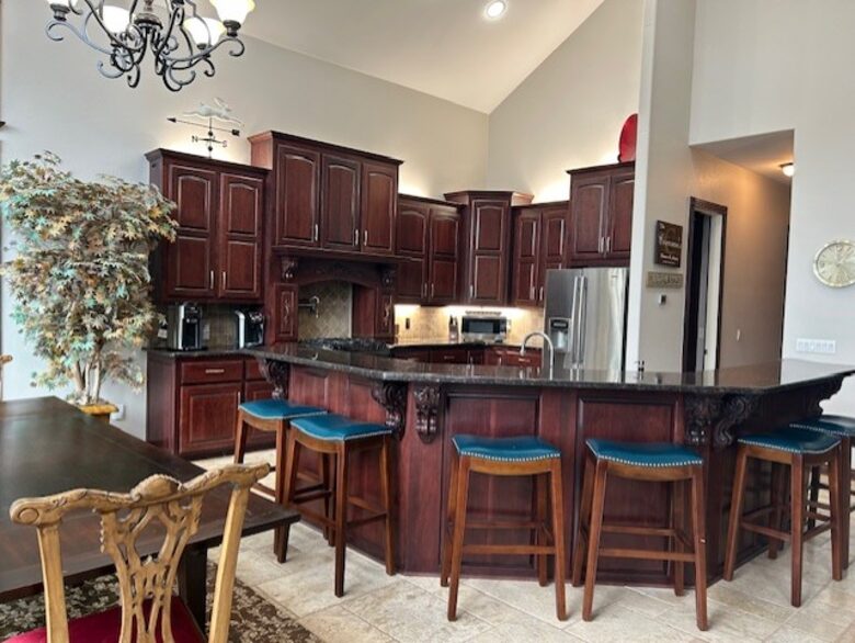 Seasonal Charm Water Front - Hot Springs, Arkansas