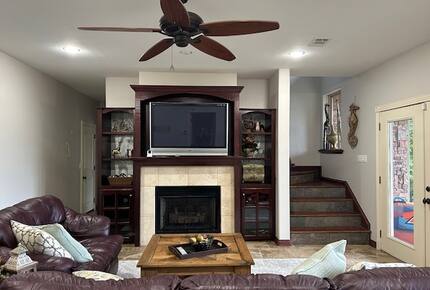 Seasonal Charm Water Front - Hot Springs, Arkansas