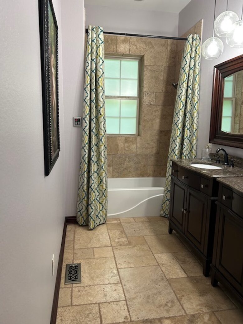 Seasonal Charm Water Front - Hot Springs, Arkansas