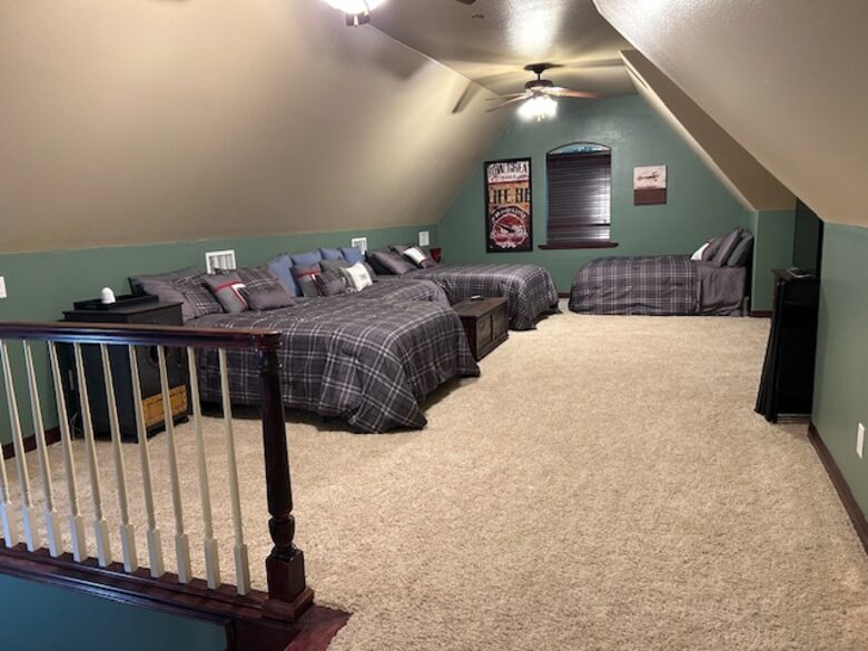 Seasonal Charm Water Front - Hot Springs, Arkansas