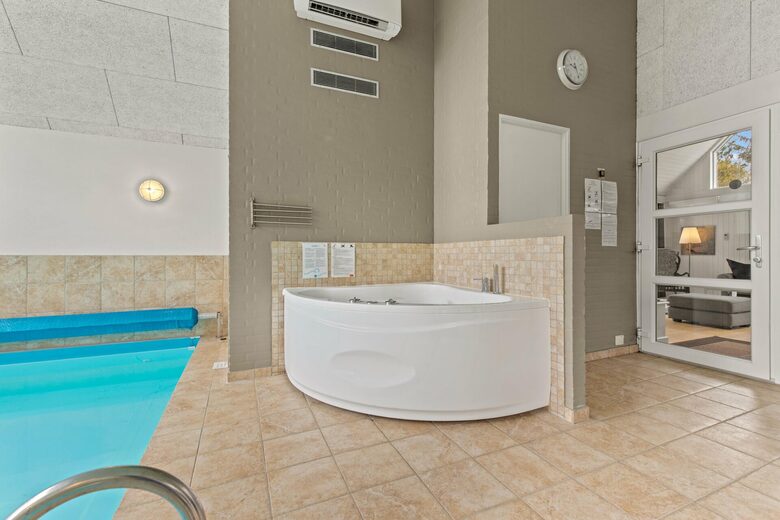 Danish Family Home – Indoor Pool, Sauna & Beach Nearby - Blåvand, Denmark